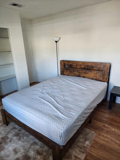 Nice room for rent in 4-bedroom 2 bath house.  Main Photo