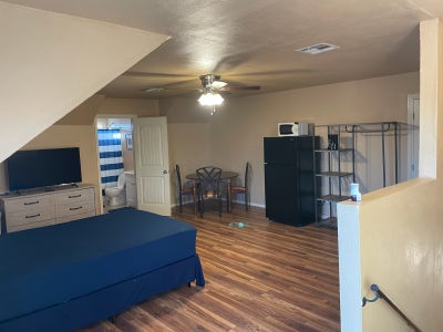 1br - 350ft2 - Private Furnished Upstairs Suite w/ Main Photo