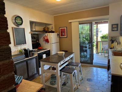 Bedroom for 1 person , 5 min walk to subway  Main Photo
