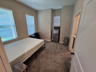 Furnished Private room w/Private Bathroom(Separate Main Photo