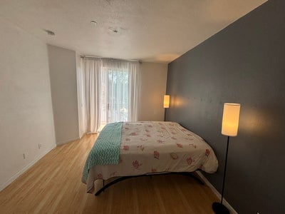 Room for rent 2 minutes to IVC, 8 minutes to UCI Main Photo