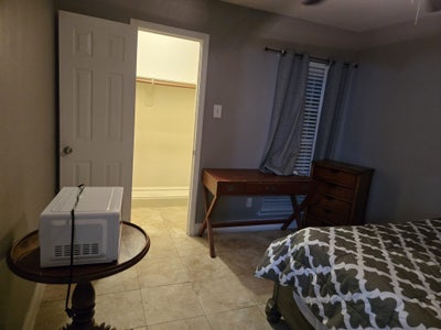 Large room for rent Main Photo