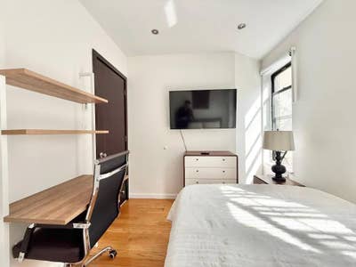 Two Modern Park Place Units Near Manhattan Main Photo