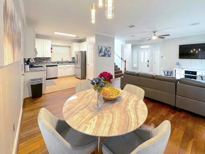 Spacious & Accessible Houston Retreat Home Main Photo