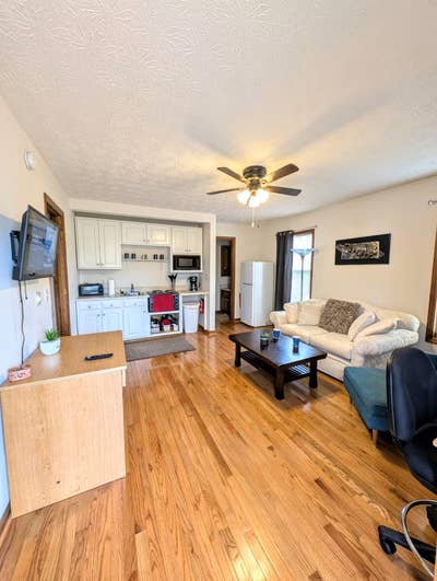 Enjoy all 550 SF apt in East Cobb to yourself with Main Photo