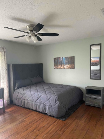 Upscale Master Suite Near ShopsRestaurantsFITAirp Main Photo