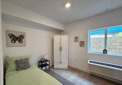Modern 1 Bed Bath Apartment  Main Photo