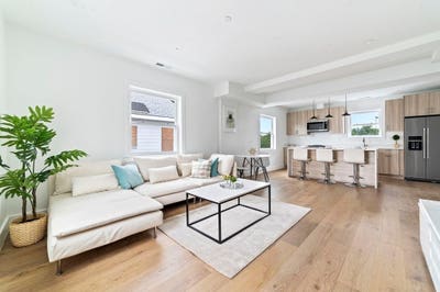 Spacious Master Bedroom + Private Office + Exclusi Main Photo
