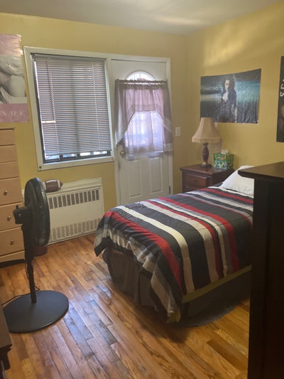 Room for rent Main Photo