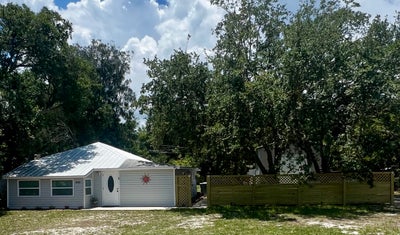 Adorable 2/2 Home seeking a roommate Main Photo