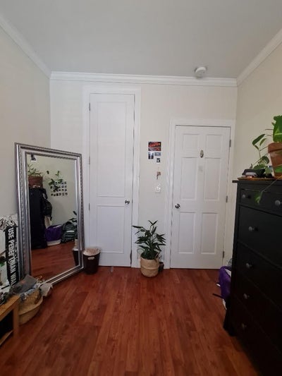 Lovely Bedroom In Astoria Main Photo