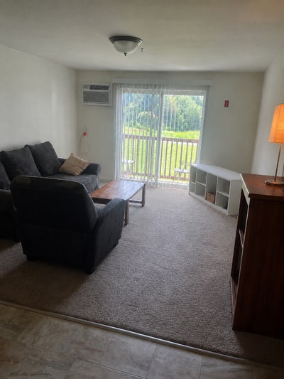Private Bed & Bath in 2BR Apartment – Dover NH Main Photo
