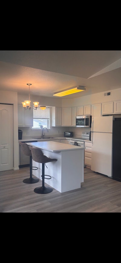 Lakewood  Area 1bed Priv. bath w/ Balcony Main Photo
