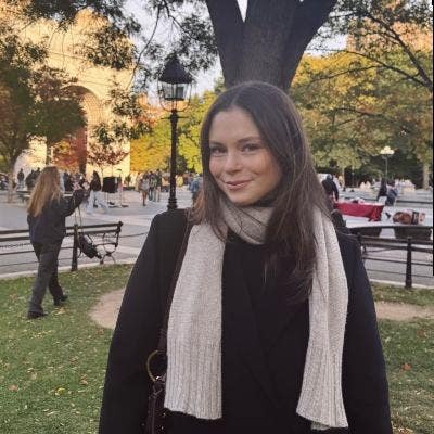 Hi! My name is Olivia, I’m 25, originally f... Main Photo