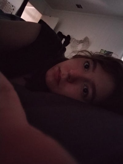 Looking for female roommate  Main Photo