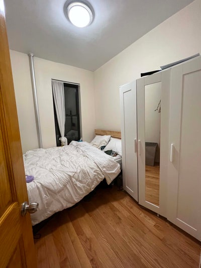Year sublet- room in 2bed apartment  Main Photo