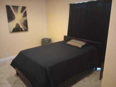 Private room for rent 9 min from downtown Main Photo