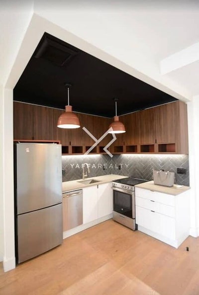 Open Bedroom in 3 bed 2 bath apt in Bedstuy Main Photo
