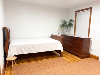 Furnished Extra Large Room Main Photo