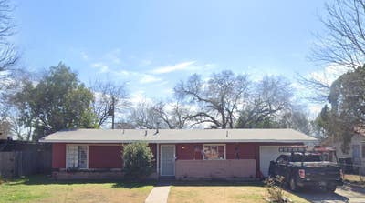 Spacious pad in San Antonio Main Photo