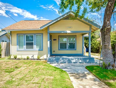 Charming Beacon Hill home with large private backy Main Photo
