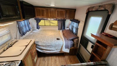 Furnishedcomfortablepermanent RV with yardparking  Main Photo