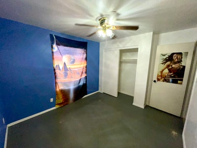 Seeking female roommate Main Photo