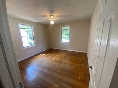 Large Sunlit room for rent Main Photo