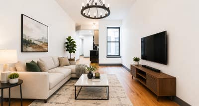 ROOMS in huge 3 bed 2 bath in prime Ridgewood! Main Photo