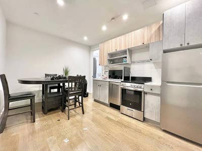 ROOMS in gorgeous 4 bed 4bath duplex in Ridgewood! Main Photo