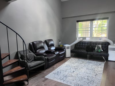 Furnished 2BR Loft Near Rosslyn Metro w/Parking Main Photo