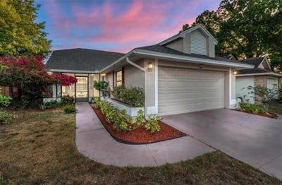 2 Bedrooms available- 6 minutes from UCF! Main Photo