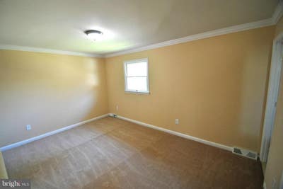 Basement Room for Rent – All Utilities Included Main Photo