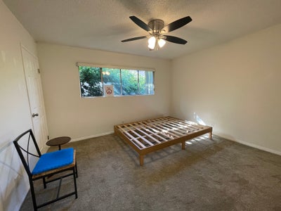 Beautiful room to rent in townhouse Main Photo