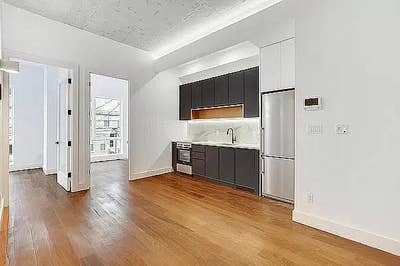 3-bedroom in Greenpoint Main Photo
