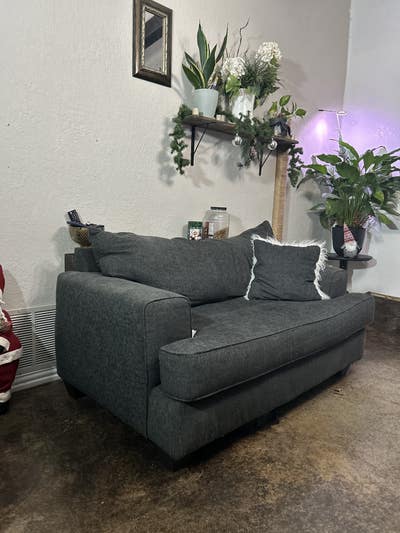 Looking for chill roommate  Main Photo