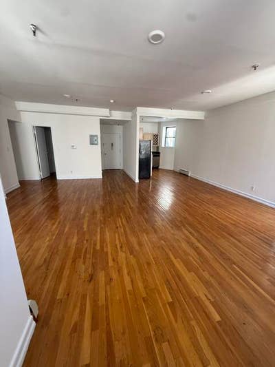 #1133 Big and bright 3-bed 1-bath apartment with H Main Photo