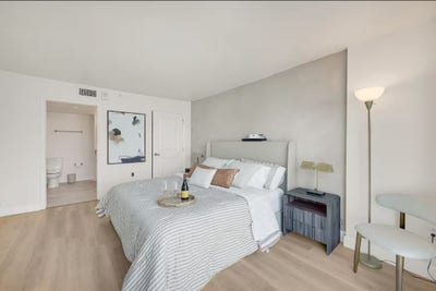 Budget Room Available – Good Location Main Photo