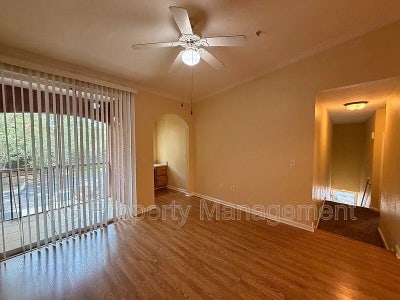 Private room and & private bath |gate parkway  Main Photo