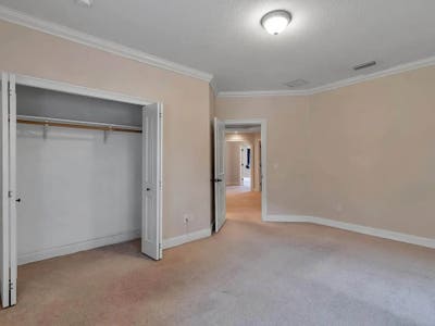 Flexible Sublease Available! Room in Tampa Home Main Photo