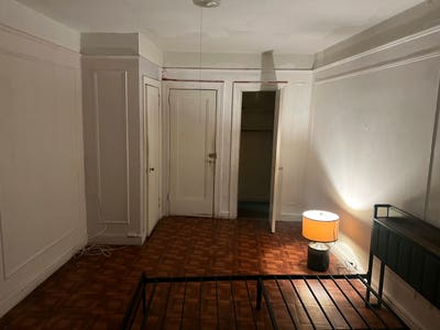 Spacious Room in Inwood Area Main Photo