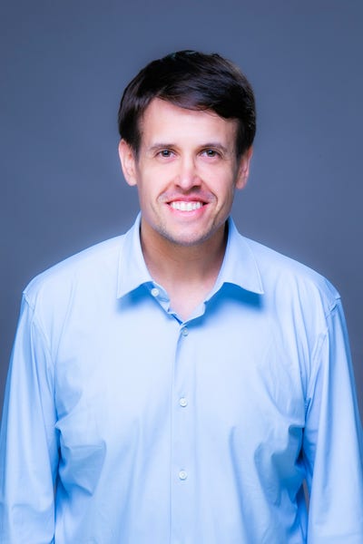 Male paralegal seeking a room Main Photo