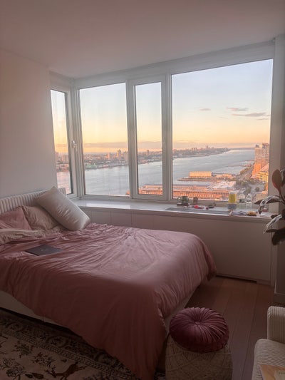 July Sublet - Master Bedroom with Hudson View  Main Photo