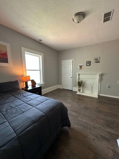 MoveIn Ready Private Rooms | 4 Bedroom House | Nea Main Photo