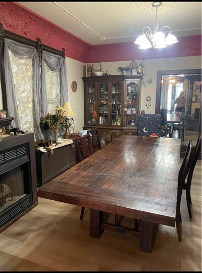 Room available in victorian home Main Photo
