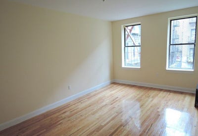 ## Master Bedroom Available in Inwood, Manhattan – Main Photo