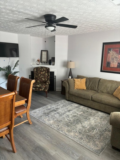 Generous abode in Stonecrest Main Photo
