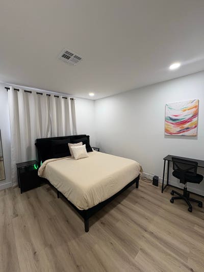 Furnished Private Room in Newly Renovated Home wi Main Photo