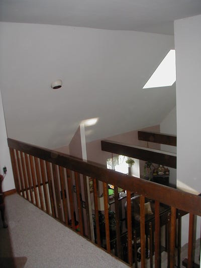Furnished room in nice home! (Incl. Util & Wi-Fi)  Main Photo