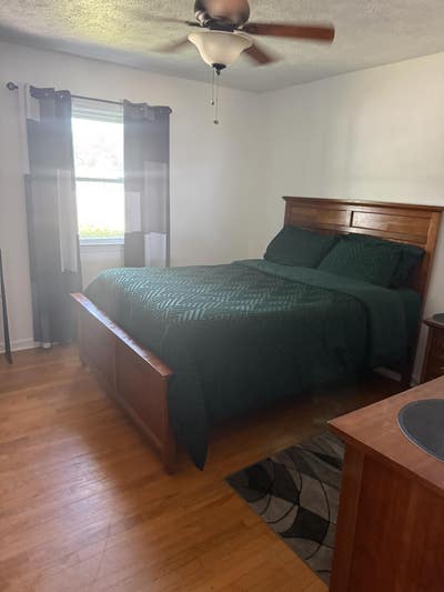 Room-for-Rent Main Photo
